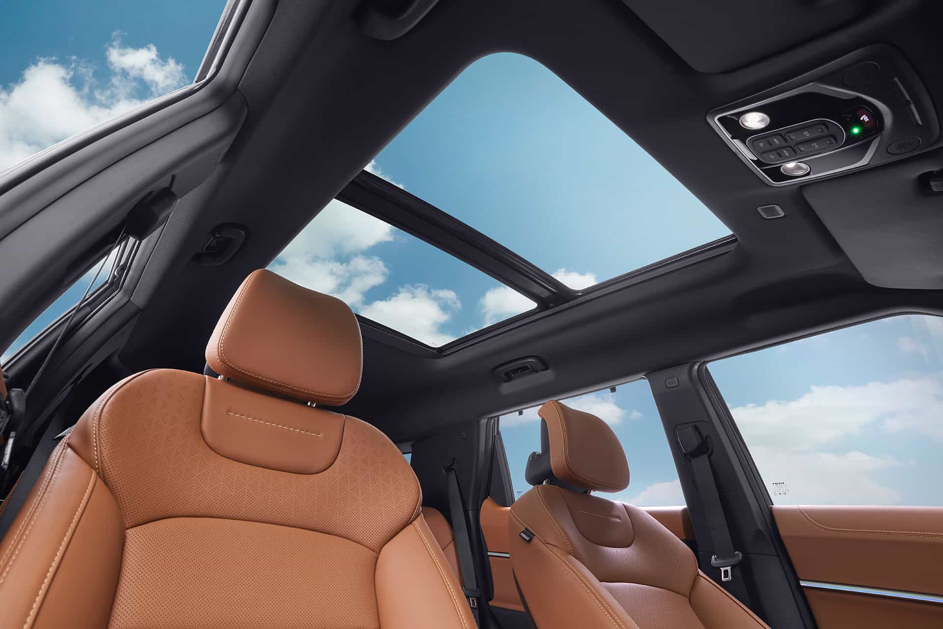 גג זכוכית פנורמי – חלק קדמי נפתח