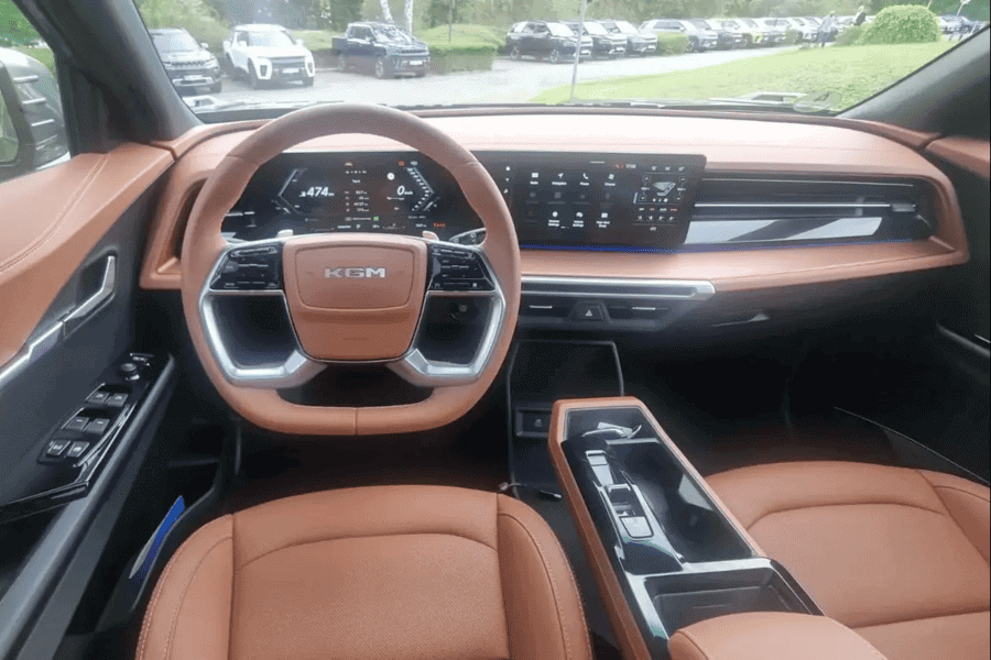 טורס היברידי KGM - מרחב פנימי